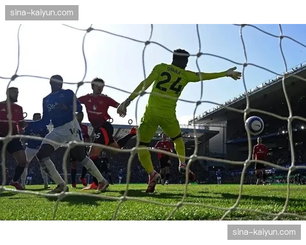 埃弗顿中场奥纳纳拦截成功率八成 比利时国脚成中场屏障